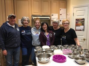 VolunteersInTheKitchen